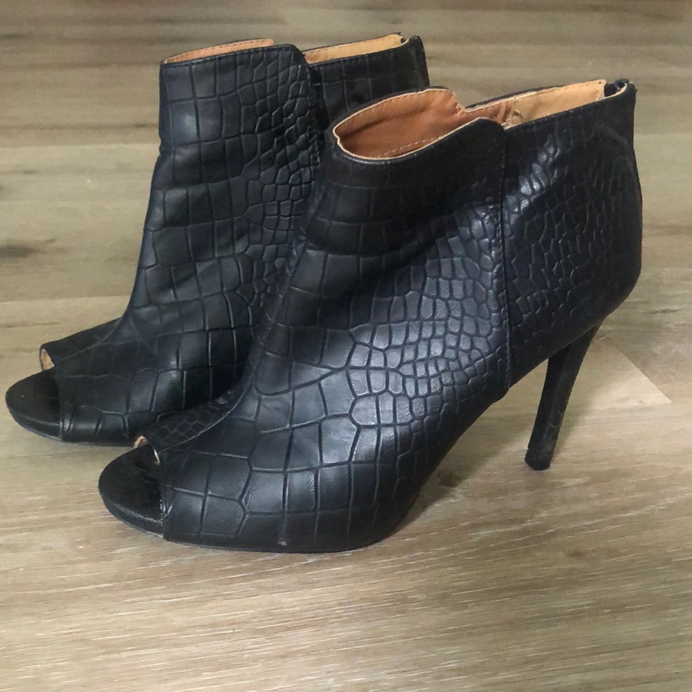Black textured open toe heels booties 8.5